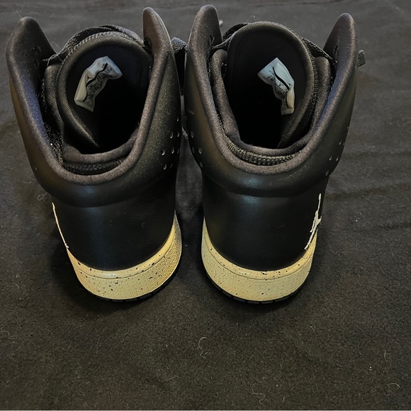 Nike Air Jordan 1 Flight 4 Black Hightop Sneakers (7Y) - Picture 4 of 6